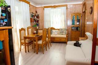 Гостиница Зеленая лампа Владивосток Спальное место на двухъярусной кровати в общем номере для женщин-6
